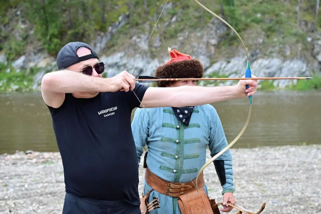 Чем занимался Назаров, пока Хабиров в отпуске: от конных прогулок до плетеных сетей на СВО – лучшие моменты