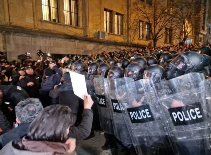 Законопроект об иноагентах, спровоцировавший жесткие митинги и столкновения, отозвали из парламента Грузии