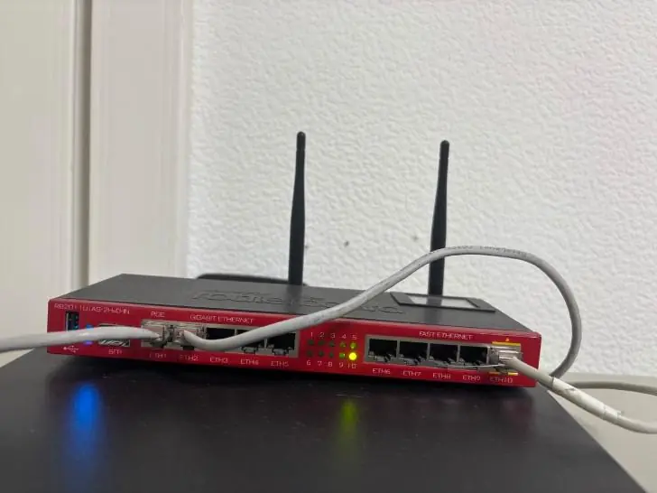 «Раздал Wi-Fi − получил иск». Почему нельзя делиться интернетом с соседями