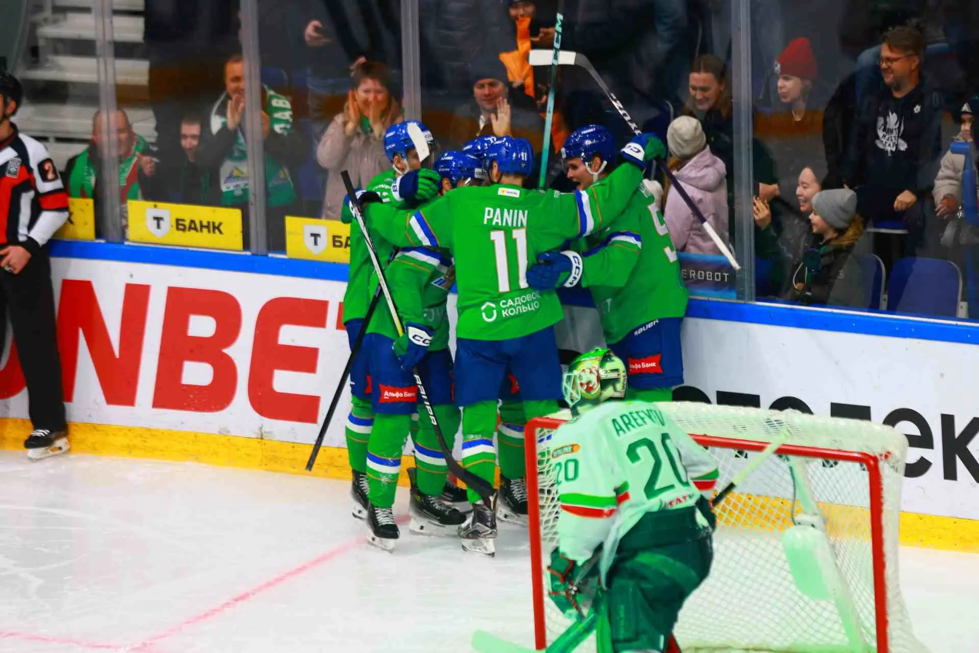 «Такая игра нам по душе» – болельщики «Салавата Юлаева» ликуют после победы над «Ак Барсом»