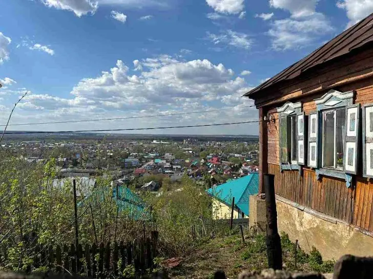 Уфимский Рио-де-Жанейро. Прогулка по фавелам, где «нищета», древняя церковь на улицах, которые падают в обрыв