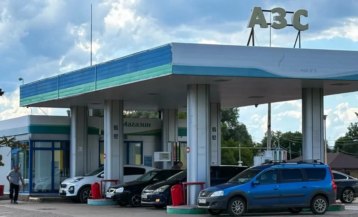 Больше не нужно ждать в очереди: закон дает право на приоритетную заправку