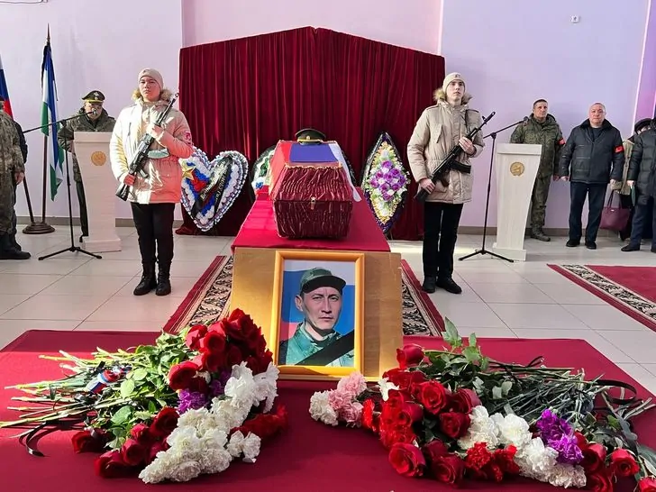 «Очень тяжелые дни»: в Башкирии попрощались с мобилизованным участником СВО