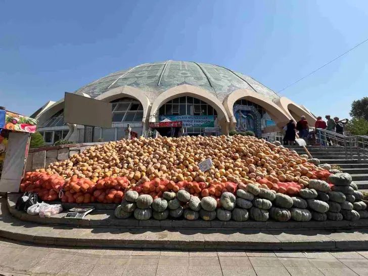 Ташкент рынок чор су.jpg