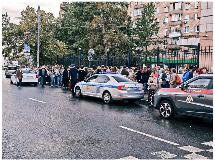 Люди пришли поддержать Лиду Мониаву