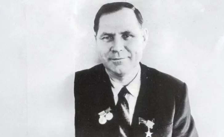 gjkL5CpJ8Vc1.jpg