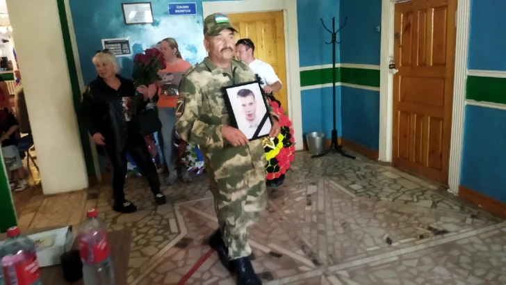 фустов.jpg