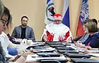 Мэр Саянска провел оперативное совещание в костюме Деда Мороза