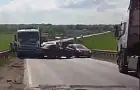 В Башкирии на трассе автоледи подралась с водителем КамАЗа