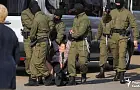 На женском митинге против Лукашенко задержали один из символов протестов в Белоруссии