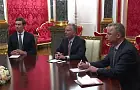 Сейчас американцы в Кремле ведут переговоры с Путиным – что там обсуждают на самом деле?