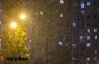 «Светло как в "белые ночи"»: уфимцы не спят из-за фонаря, который чиновники «починили» трижды