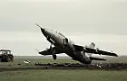 Тракторист случайно нашёл военный самолёт: как он «разобрал его на сувениры»