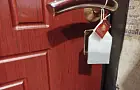 Зачем перед гостями вешать чайный пакетик на дверную ручку: умный лайфхак 