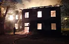 Искрился огненным пеплом: в Уфе сгорел барак