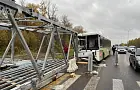 В Татарстане автобус на полном ходу врезался в металлоконструкцию строящегося перехода