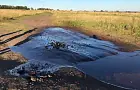 В селе Дмитриевка под Уфой произошел порыв нефтепровода