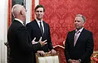 Кушнер зачастил в Москву. Его бабушка и дедушка были еврейскими партизанами в ВОВ, но уехали из СССР