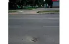 В Уфе заделали яму, образовавшуюся на середине дороги