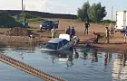 В Башкирии легковушка съехала с пристани в реку