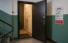 Могут ли оштрафовать за входную дверь, которая открывается наружу: что говорит закон