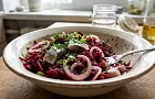 Смешайте вареную свеклу с двумя продуктами — и получите салат вкуснее шубы и винегрета