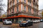 Обрушился фасад или упала наледь на авто – кто виноват и как получить компенсацию