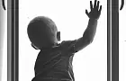 Под Уфой 3-лений ребенок выпал из окна