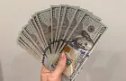 Экономист советует не держать сбережения в долларах 