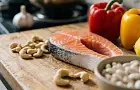 Диетологи назвали самые доступные продукты, богатые коллагеном: что добавить в рацион