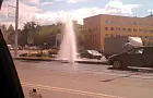 В Уфе на Доме Печати из-под земли забил фонтан