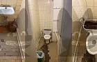«Побитый пол, приклеенный выключатель»: Ксения Собчак опубликовала фотографии туалетов больницы №5 Набережных Челнов