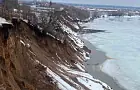 Стихия бьёт: 11 домов под Уфой оказались на краю пропасти из-за обрушения берега