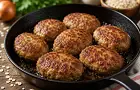 Зачем опытные кулинары добавляют минералку в фарш: котлеты получаются сочными, как в ресторане