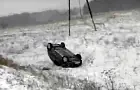В Башкирии автомобиль вылетел с трассы из-за выпавшего снега