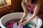 Добавляю 4 ложки – и даже самые грязные носки снова белоснежные: проверенный способ 