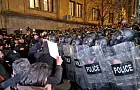 В Грузии начались жесткие столкновения между полицией и митингующими из-за «закона об иноагентах»