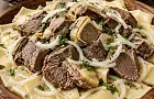 Мясо, овощи и лапша – и никаких сложностей: как приготовить башкирский бешбармак