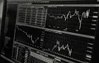 Доллар подорожал до 106 рублей