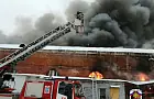 В Москве вспыхнул сильный пожар возле трех вокзалов