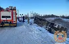 Автобус с 16 вахтовиками врезался в опору и опрокинулся в Башкирии – есть пострадавшие 