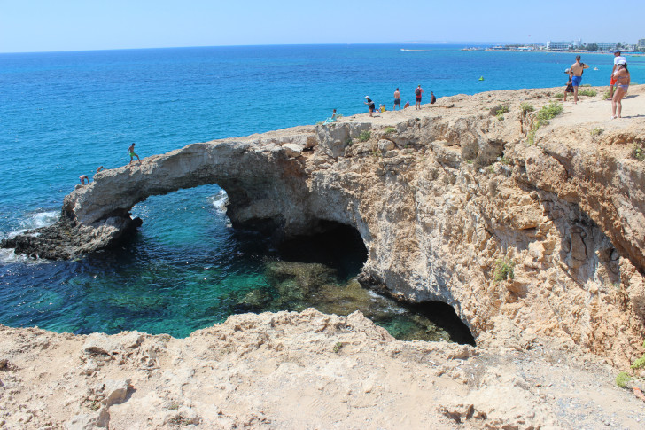 Куда полететь россиянам на отдых в октябре 2021 года? Список стран, погода, ковидные ограничения