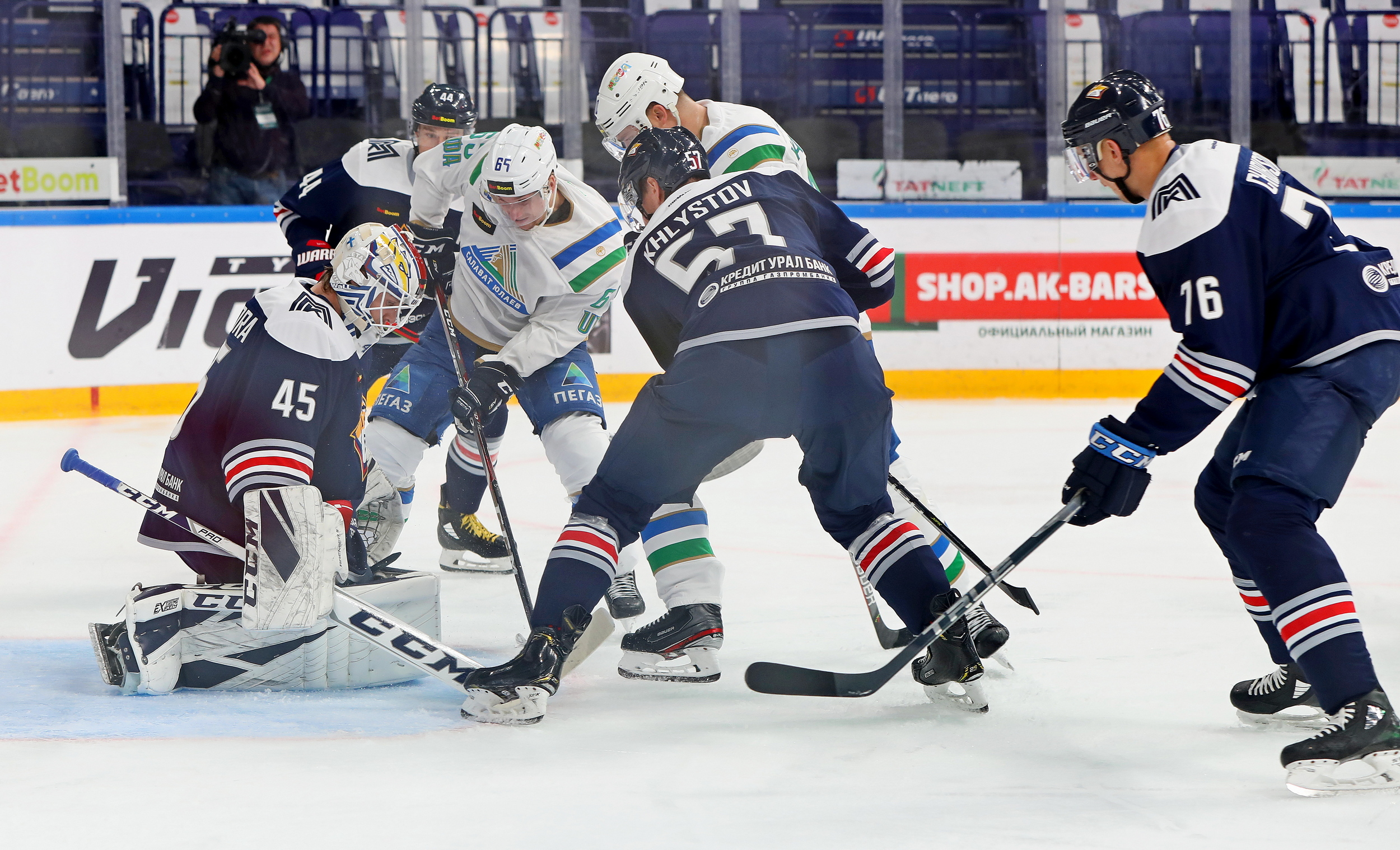 Сю металлург. Антипин хоккеист салават юлаев. Джерси салават юлаев. Локомотив салават 11. Счет металлург салават.