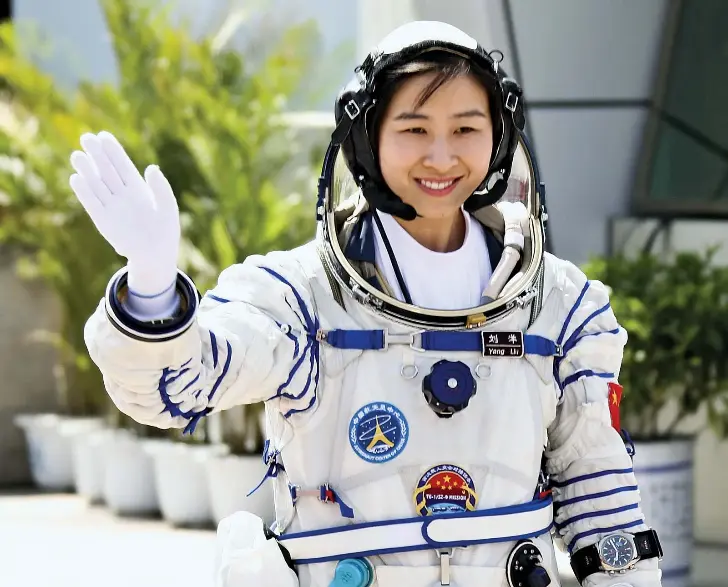 Китаянка снова полетит в космос