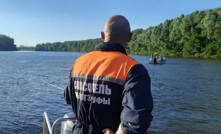 В Башкирии мужчина из Набережных Челнов выпал из катамарана в воду
