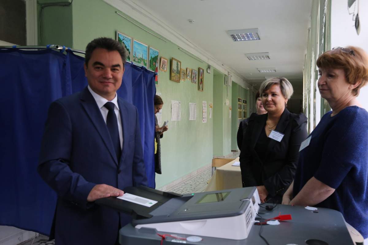 Довольное выборы. Выборы рф. Довольное выборы. Фото выборов в россии. Выборы самара.