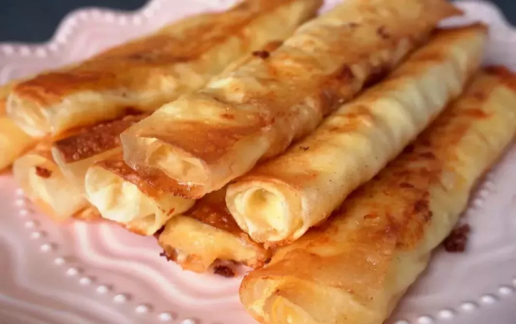 Вкусные сырные трубочки из лаваша за 10 минут: рецепт для занятых хозяек
