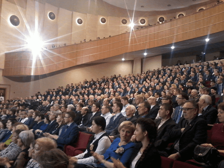 Во время выступления Радия Хабирова сработала пожарная сигнализация