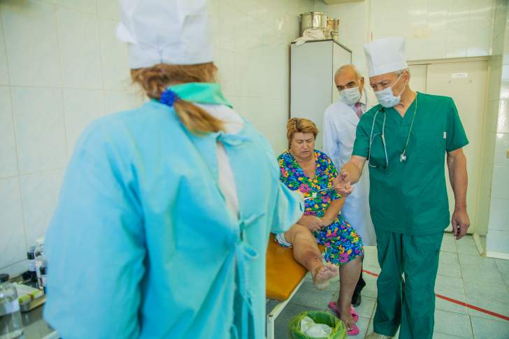 Заслуженные врачи башкортостана. Башкирия медики. Провиденская рб врачи. Башкирия медики. Доктор башкортостан.