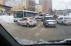 В Уфе такси и автобус не поделили пассажиров